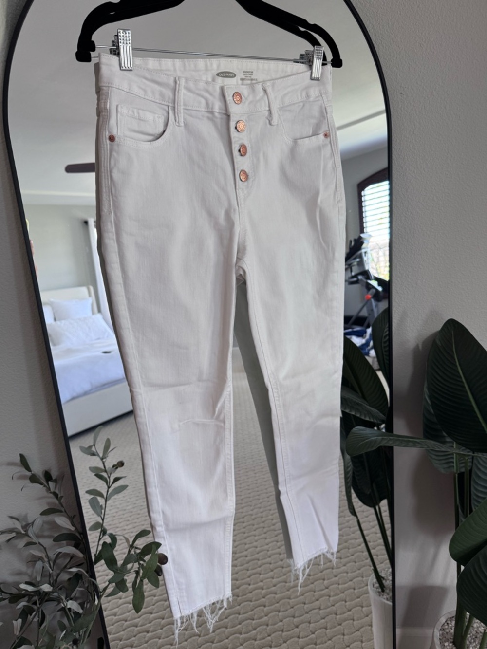 Old Navy Women’s White Rock star super skinny High-Rise Button-Fly Jeans
